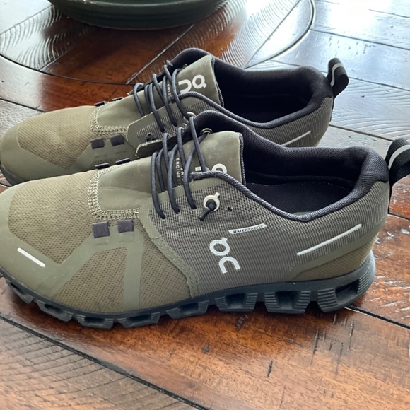 On cloud - Picture 3 of 4